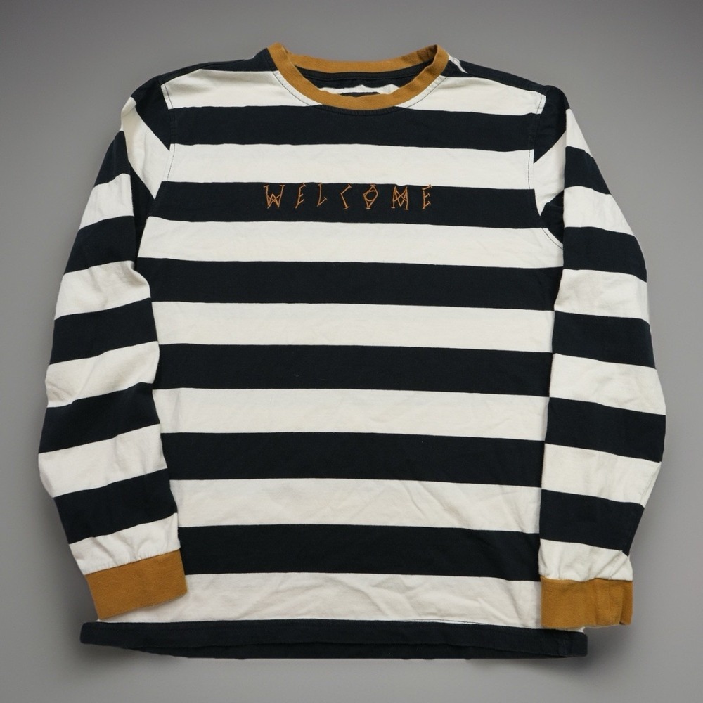 Welcome Long Sleeve T Shirt Stripe Long sleeve T-Shirt Size Medium‎ 19x26 inches